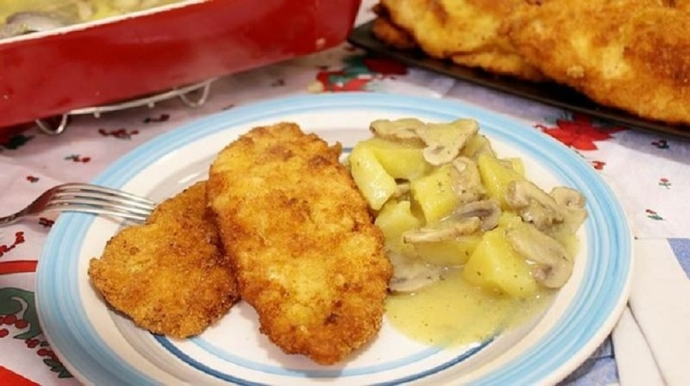 Pohovano belo meso sa krompirom i pečurkama, neodoljivo ukusno