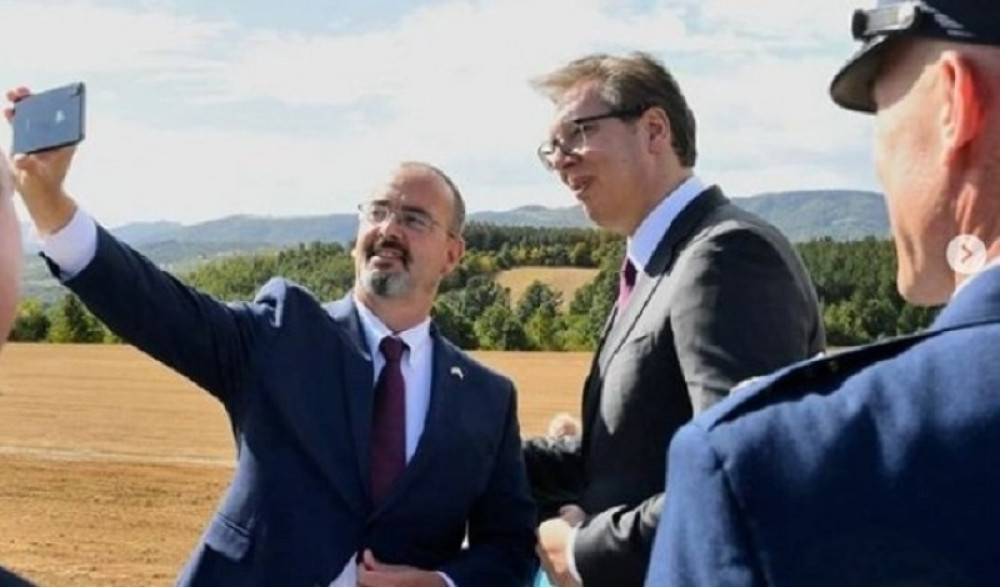 Entoni Godfri odao priznanje Srbima za neverovatnu hrabrost!