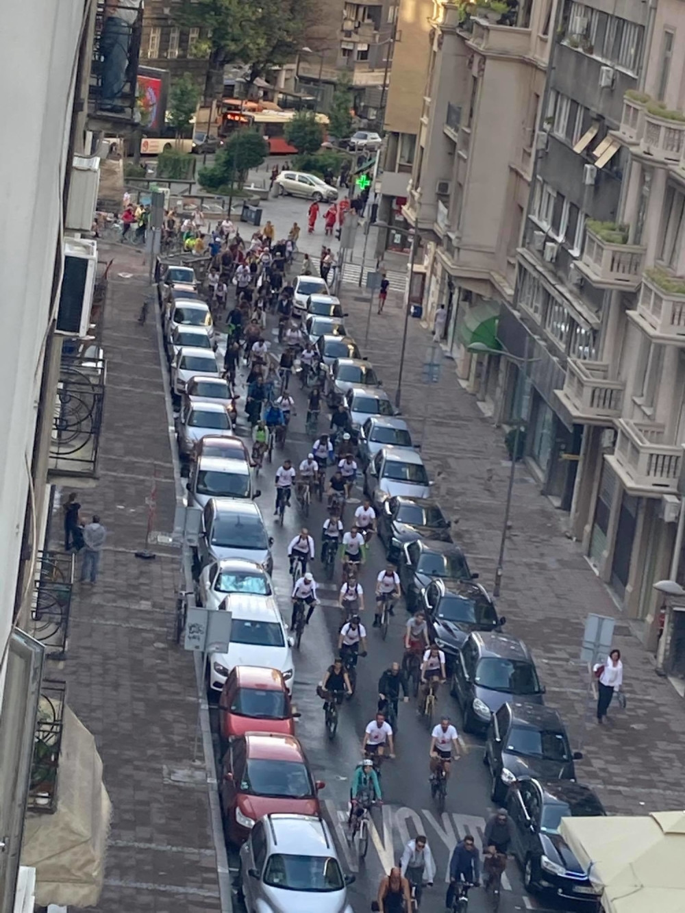 Beograđani u čudu gledali ovu neobičnu kolonu (FOTO/VIDEO)