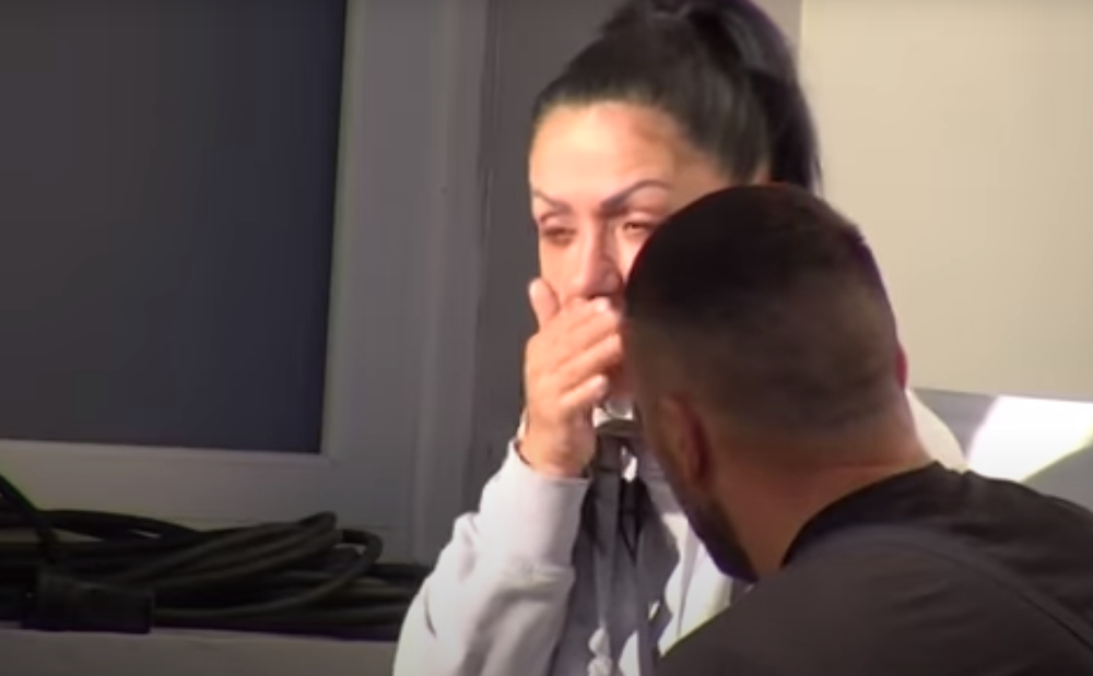 Zadrugarka pobegla skrhkana bolom, Tomović je prisno tešio (VIDEO)