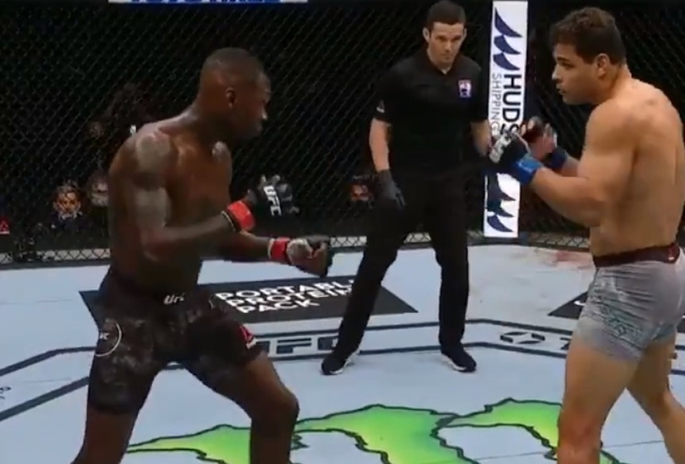 Adesanja nokautom odbranio pojas (VIDEO)