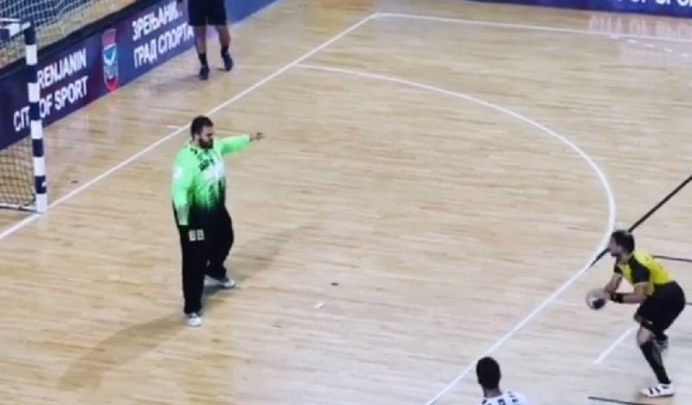 Srpski golman ima 216 kg, a između stativa je stao nakon dve godine pauze (VIDEO)