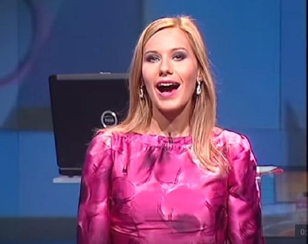 Voditeljka "Slagalice" Marija Veljković ima zgodnog muža sa kojim ima troje dece, a evo kako Milan izgleda! (FOTO)