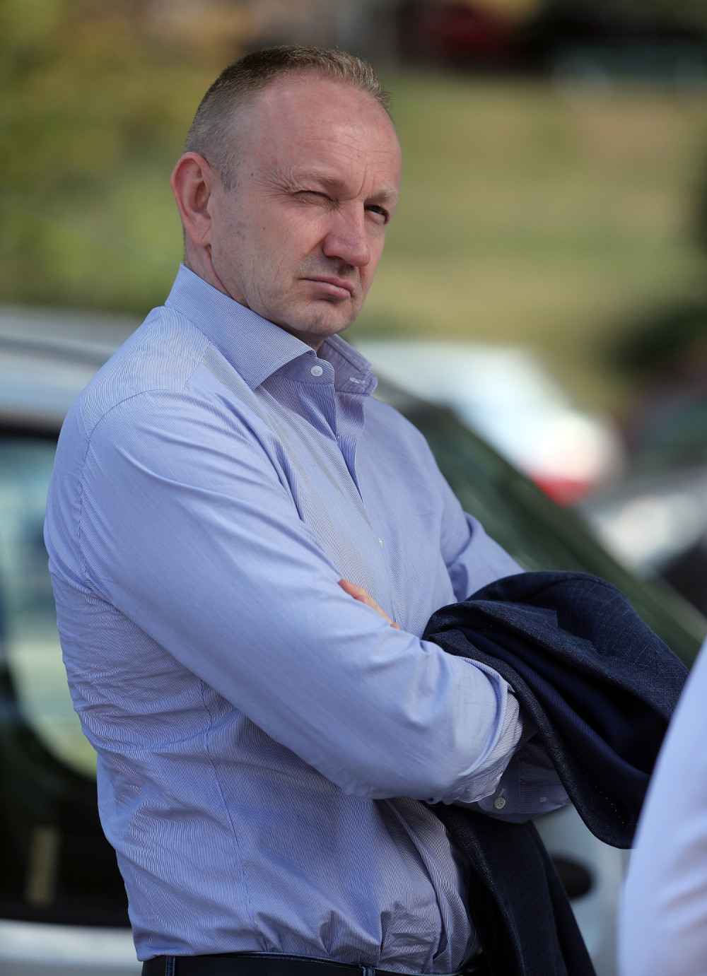 "Alo, Bajec, kako je najbolje da uništimo naše zdravstvo?"