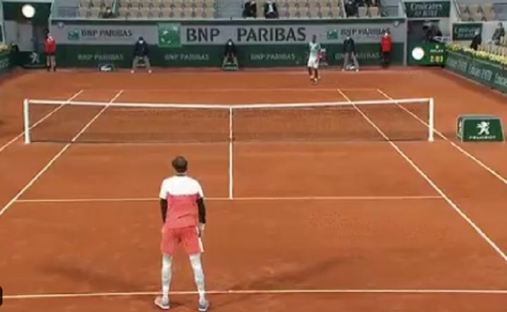 Rus usred Pariza u dve sekunde najstrašnije ponizio Francuza (VIDEO)