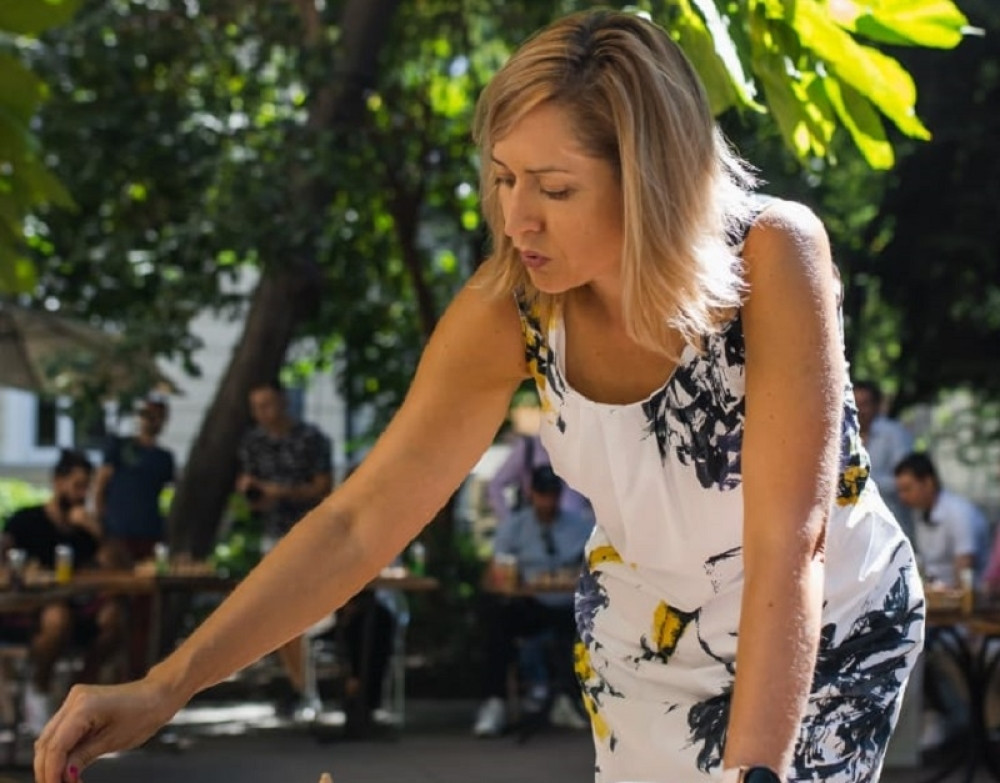 Jelica kod žena, Vladimirci i Jelica kod muškaraca, nastavljaju da gaze