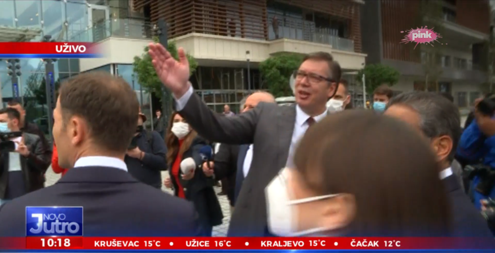 Biće kao Burdž Kalifa, svi na gradilištu oduševljeno gledali, a onda predsednik uzviknuo: Pogledajte ovu lepoticu...