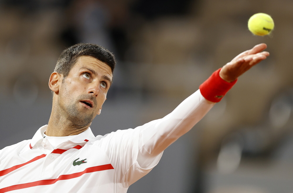 Novak je morao ovako obučen na teren