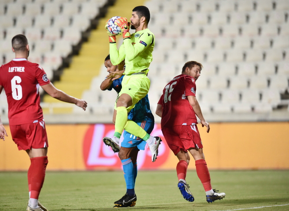 Dinamo moćan, Olimpijakos odoleo Omoniji na Kipru