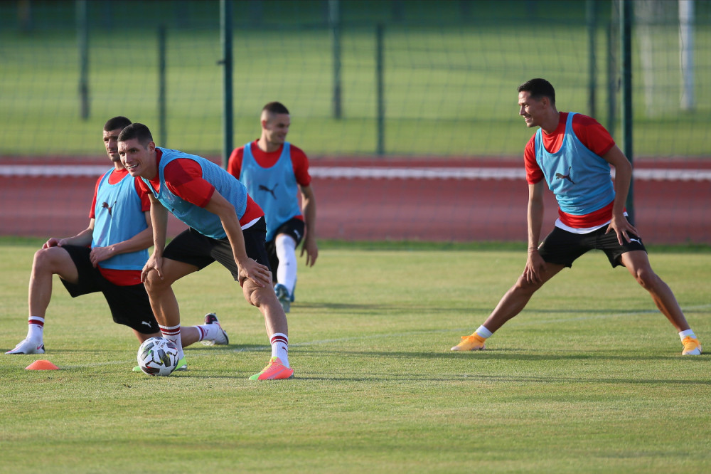 Za Srbina se otimaju velikani, a onda su uskočili oni sa 25 miliona da pokvare posao