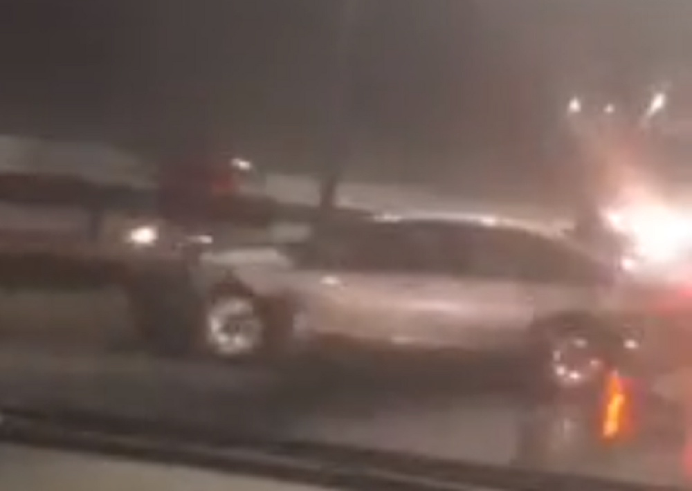 Nakon sudara zapalilo se jedno vozilo, dve osobe poginule