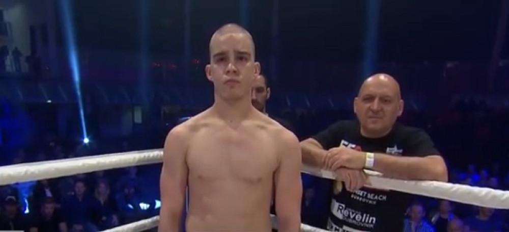 Todorović moćan na debiju, popeo se na protivnika i razbio ga! (VIDEO)