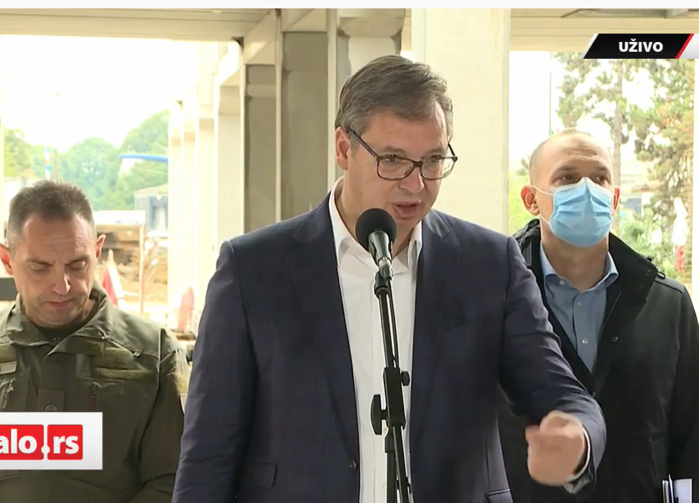 Predsednik Vučić iznenada prekinuo govor, obratio se Suzani na nemačkom jeziku, a onda su se slatko nasmejali! (VIDEO)