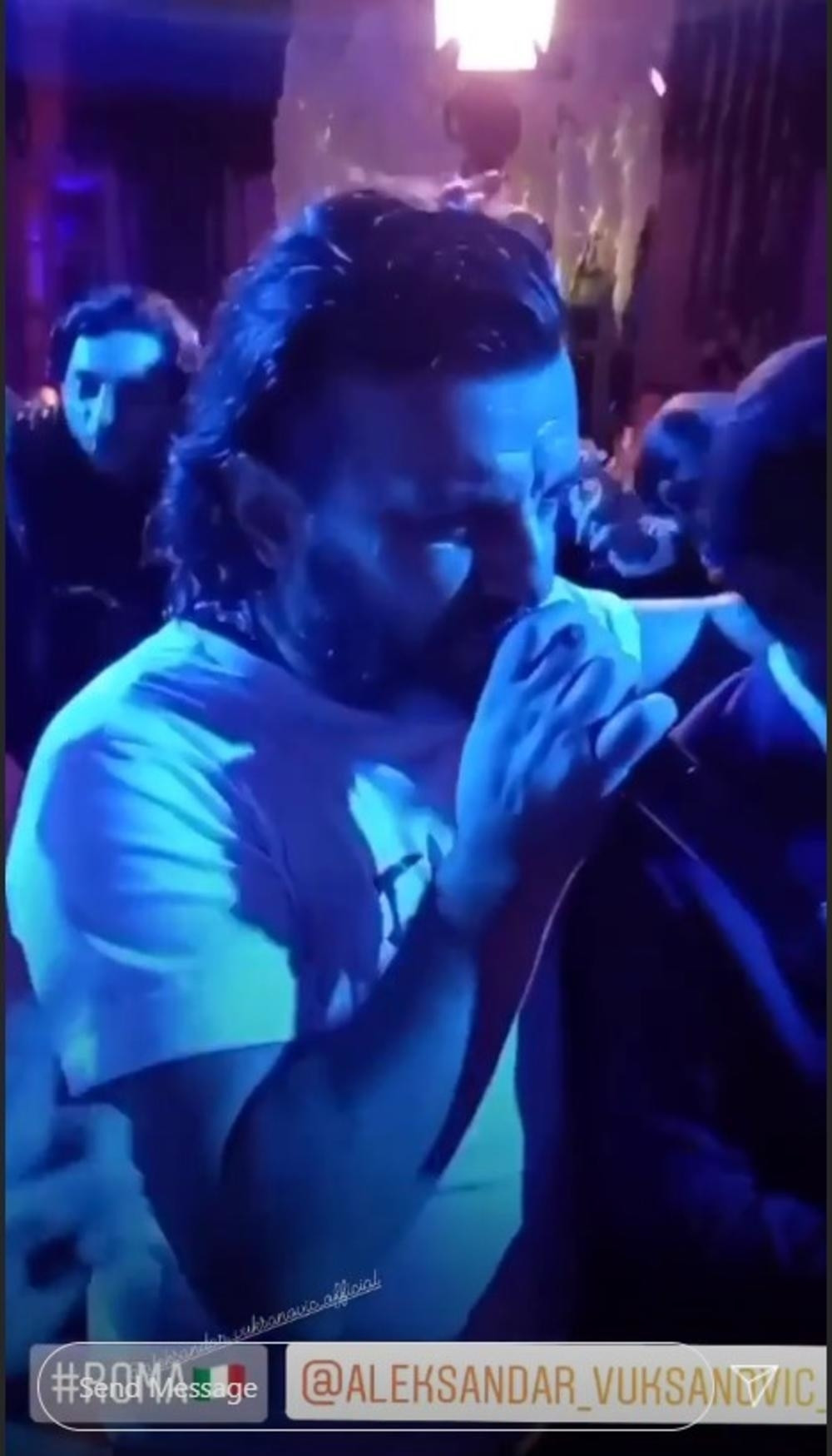 "Neću više da pevam po romskim svadbama, lepe pare na čelo pa ih uzimaju natrag"