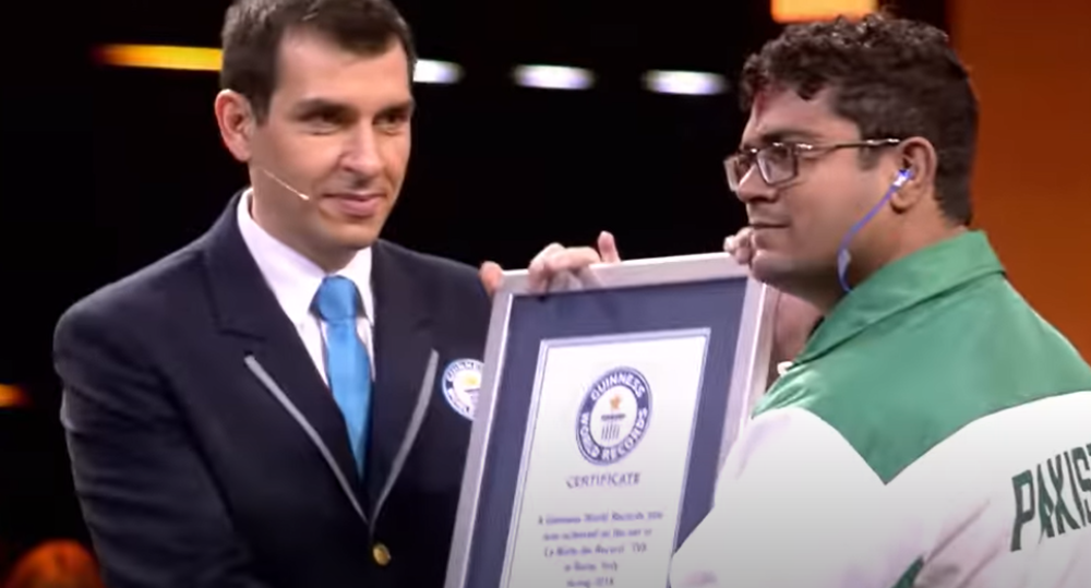 Za jedan minut razbio 245 oraha - GLAVOM!