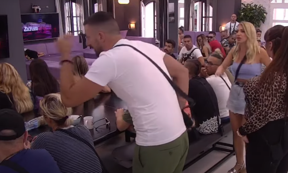 Tomović uništio Kemezovu zbog Tome Panića (VIDEO)