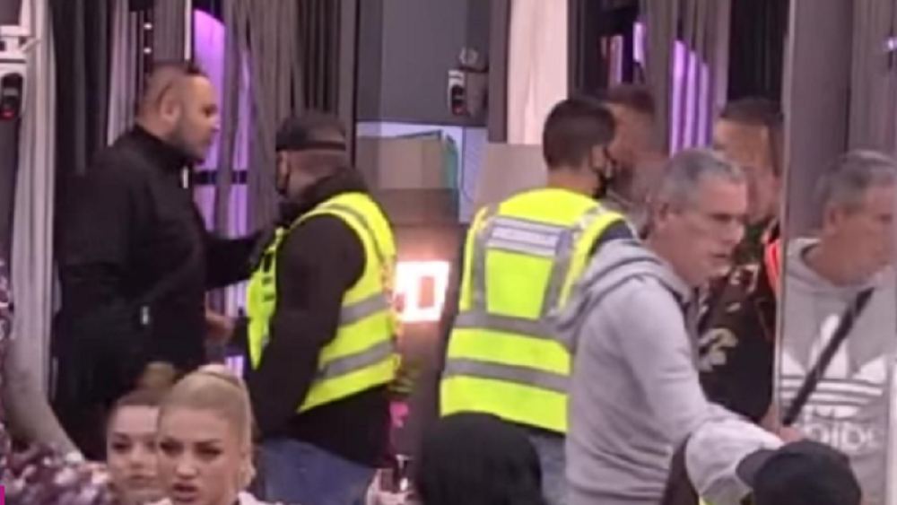 Razjaren besom, Kristijan Golubović nasrnuo na Filipa: Uletelo obezbeđenje da spreči tuču! (VIDEO)