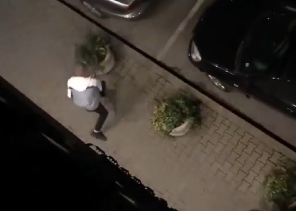 Mladić posle noćnog provoda i pijančenja pravio haos u Železničkoj ulici! (VIDEO)