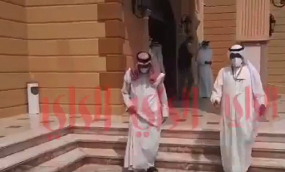 Preuzeo vlast, pomolio se u džamiji, a onda uradio potpuno neočekivanu stvar! (VIDEO)