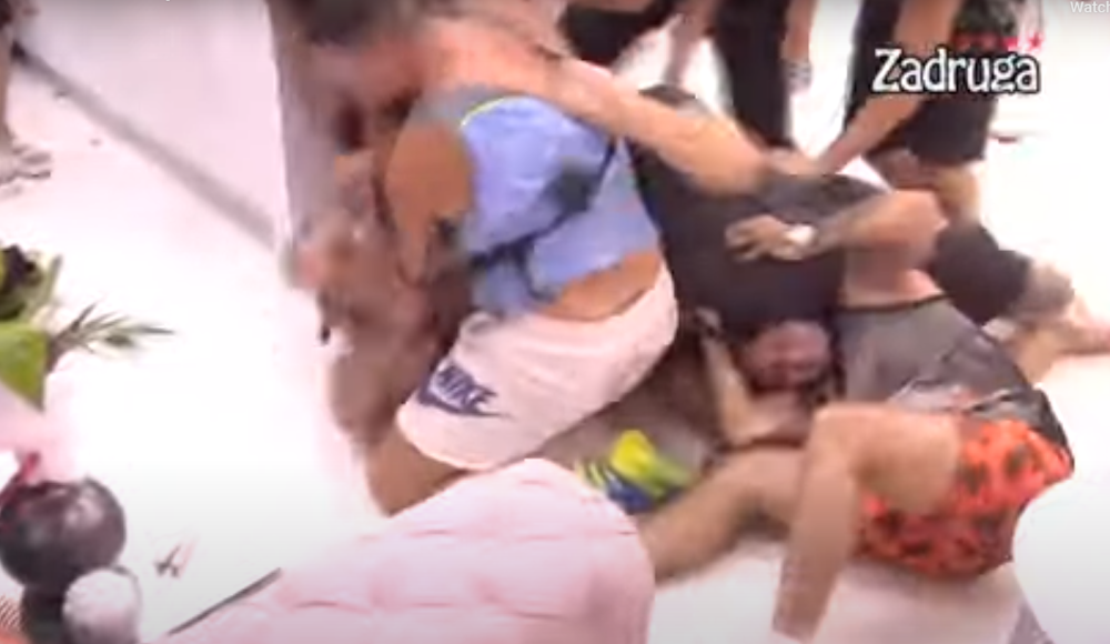 Miki Đuričić DISKVALIFIKOVAN: Pesnicama unakazio Tomovića (VIDEO)