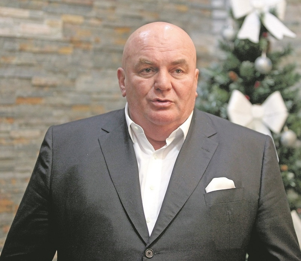 Nemam pojma ko igra za Zvezdu i Partizan, svakako su tu iz ličnog interesa!