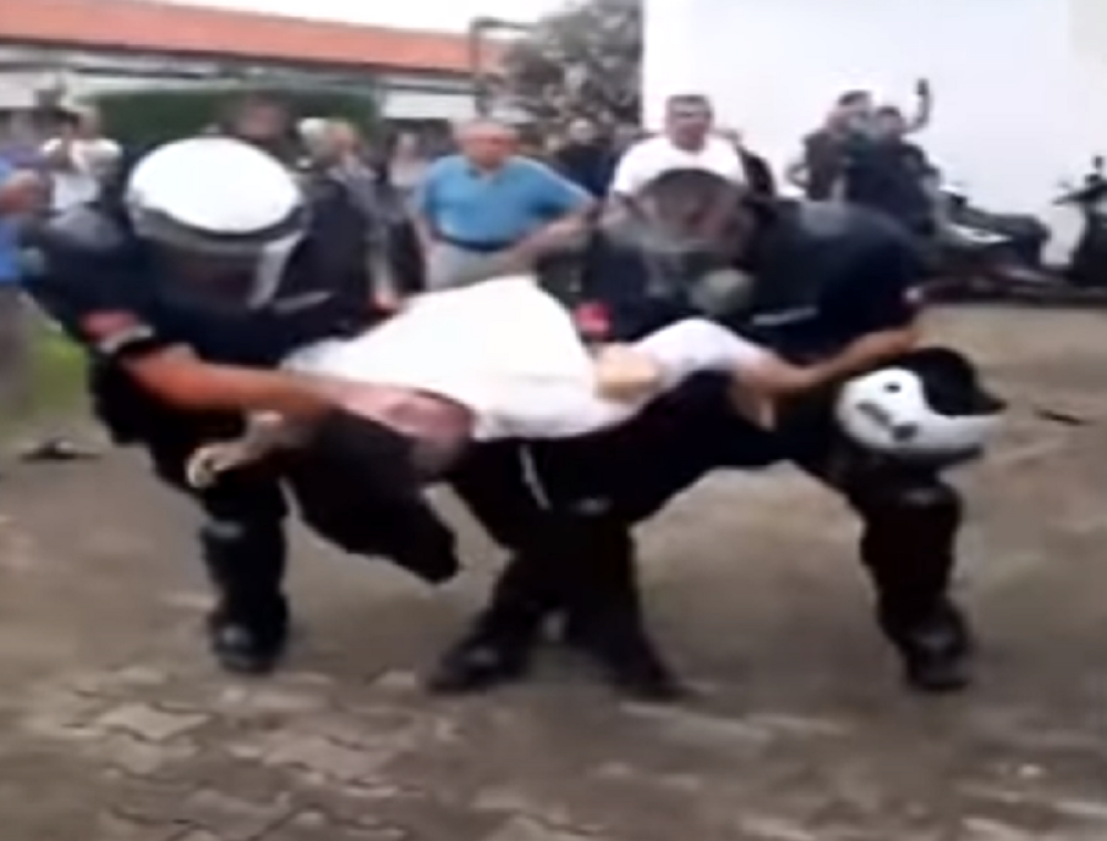 Maltretirao Budvane, pa dobio unapređenje