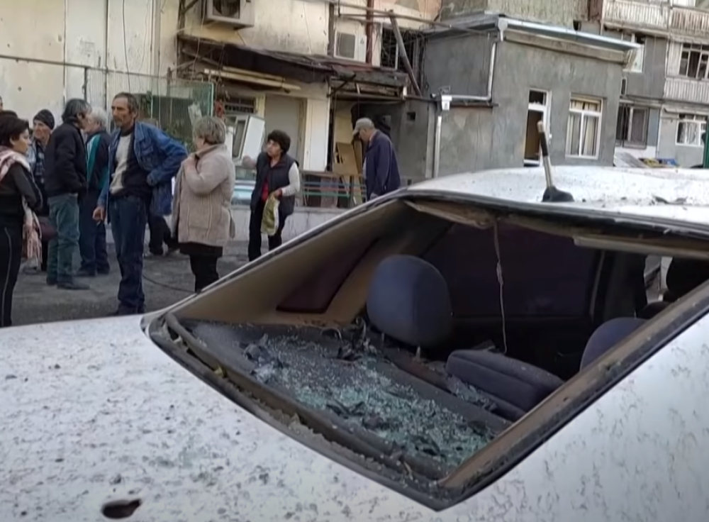 Jezive posledice granatiranja, serija eksplozija u centru Stepankareta (VIDEO)