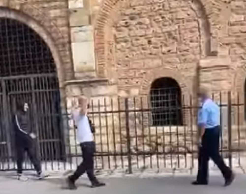 Takozvani kosovski navijači napravili sramotan skandal ispred velike srpske svetinje (VIDEO)