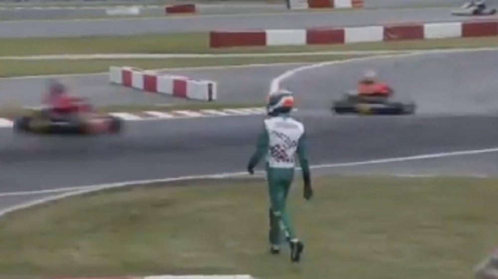 Gađao rivala branikom, a onda je krenulo i pesničenje!