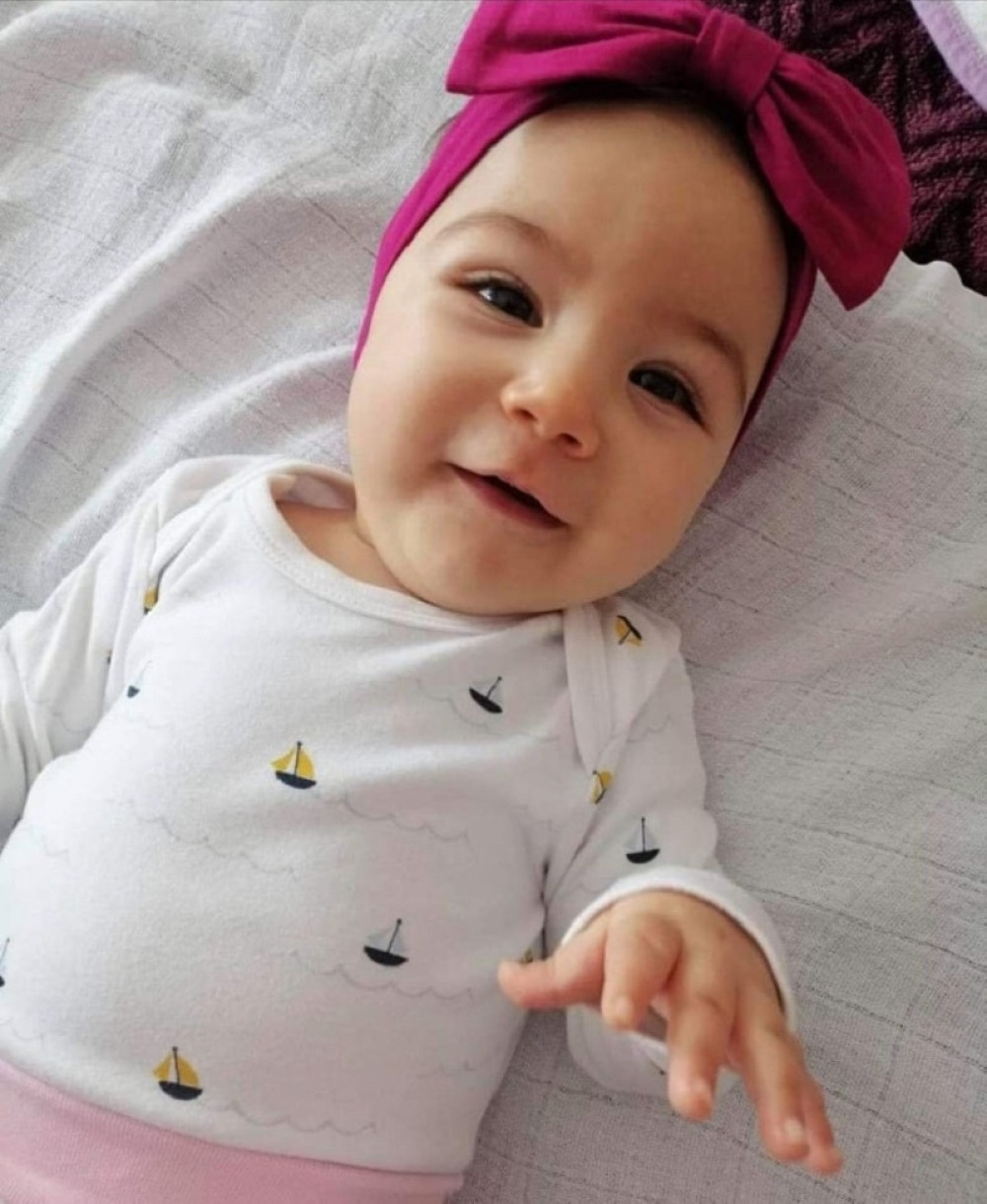 Mala Minja krenula na tretman lečenja i po lek