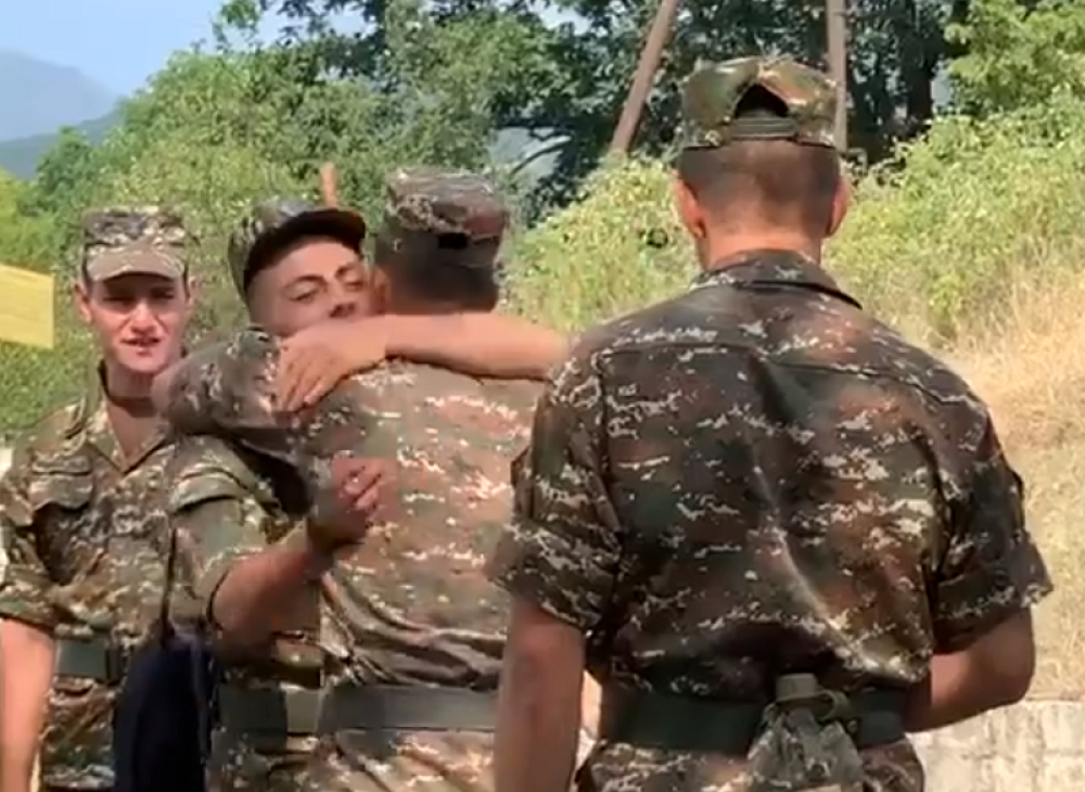 Sin jermenskog političara ponosno otišao u rat, a sin srpskog izbegao front, zgazio dete i lumpovao