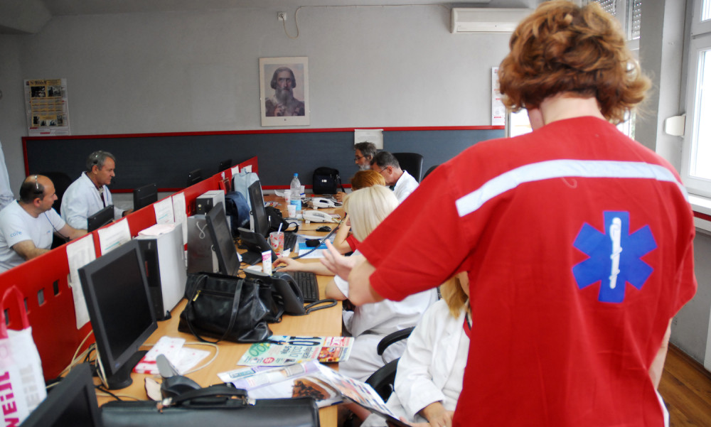 Telefon Hitne pomoći neprestano zvoni, građani se javljaju sa istim problemom - Mladi životi su u pitanju