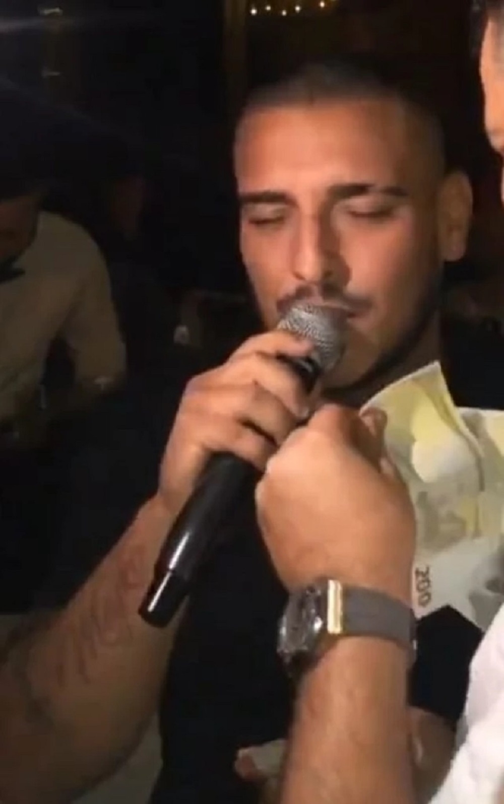 Stručnjak razotkrio Darka Lazića: Laž koja "košta" 30.000 evra, OVO niko nije očekivao od pevača! (FOTO)