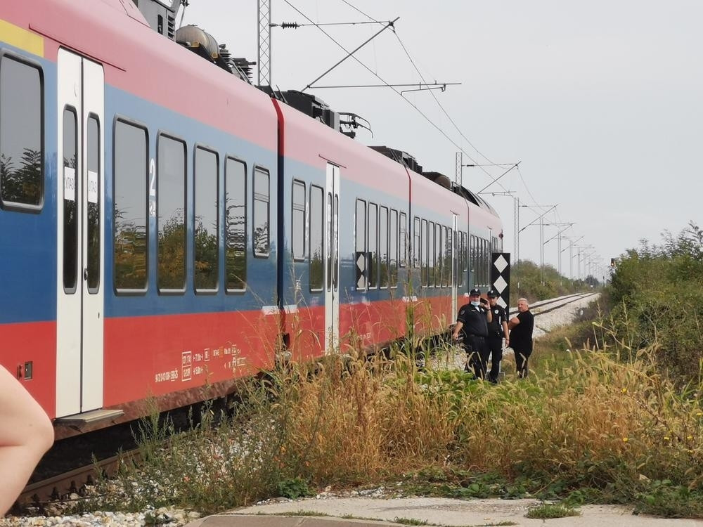 Voz udario u automobil, Slobodanka na mestu ostala mrtva!