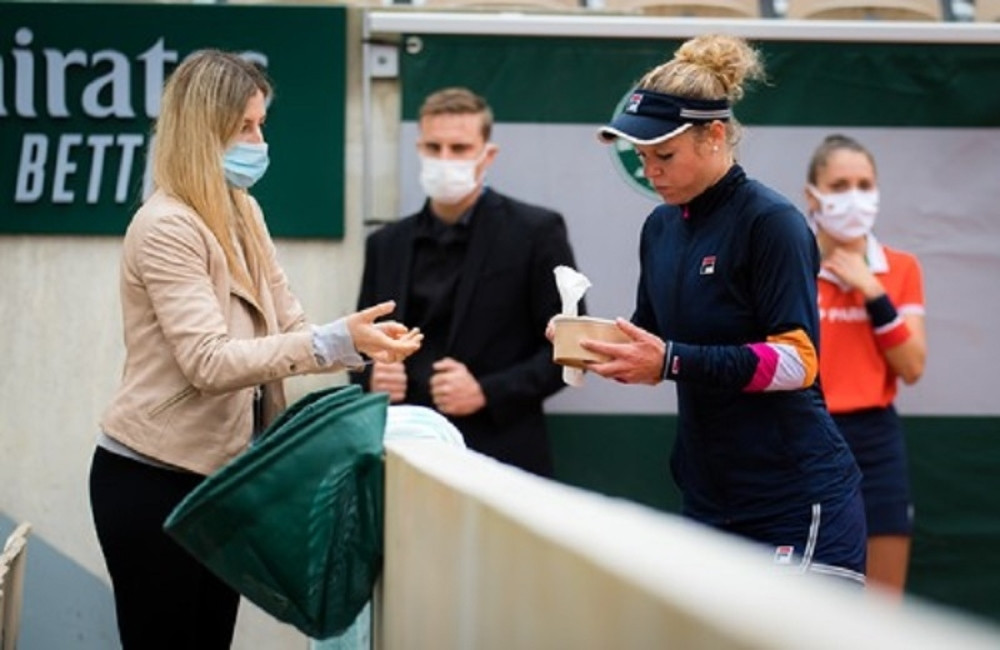 Protivnica prima pomoć, a ona - ruča! (FOTO)