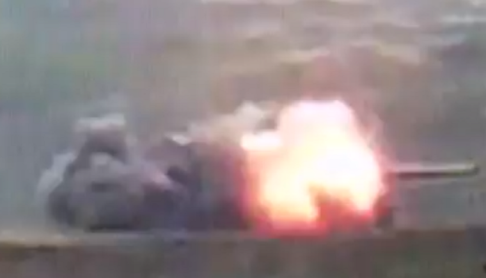 Jermenska raketa pogađa azerbejdžanski tenk (VIDEO)