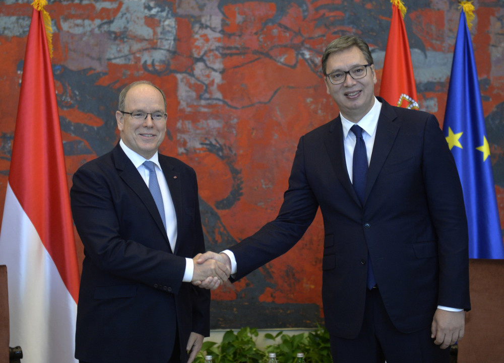 Predsednik Vučić: "Ponosan što sam mogao da uručim Orden Srbije na lenti knezu Albertu II"