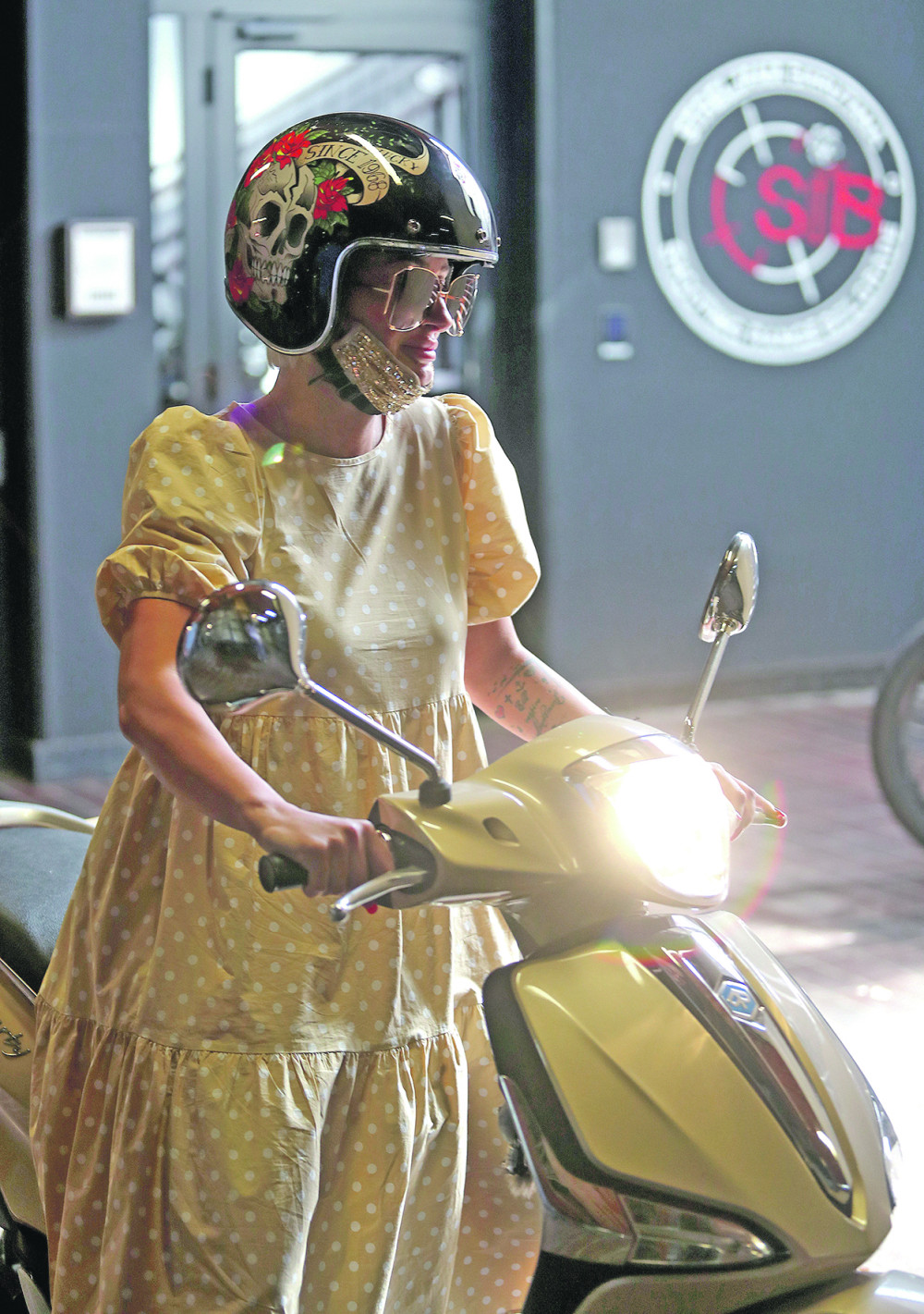 Dušica navučena na motocikl i streljanu!