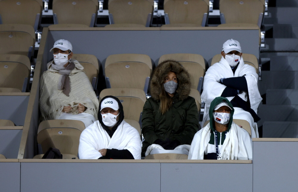 Igrači u majicama, a na tribinama nećete verovati kako su obučeni