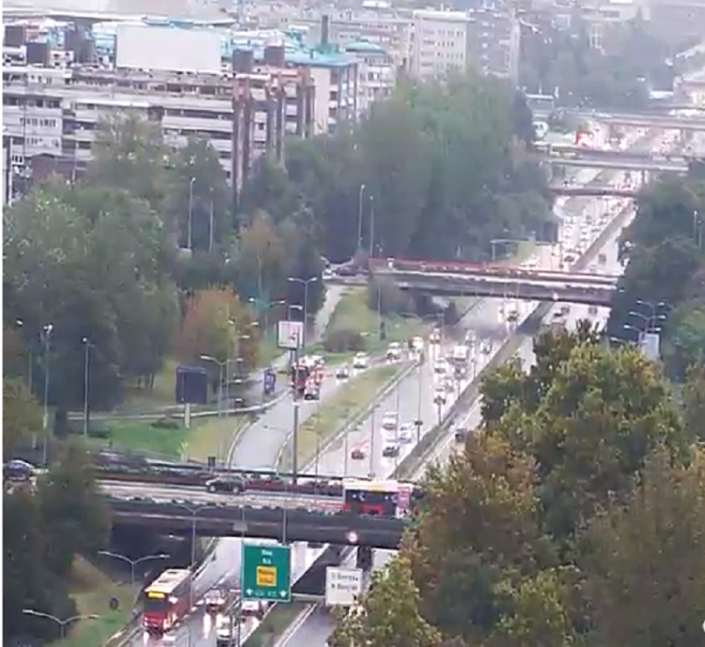 Kiša i saobraćajna nezgoda usporile saobraćaj