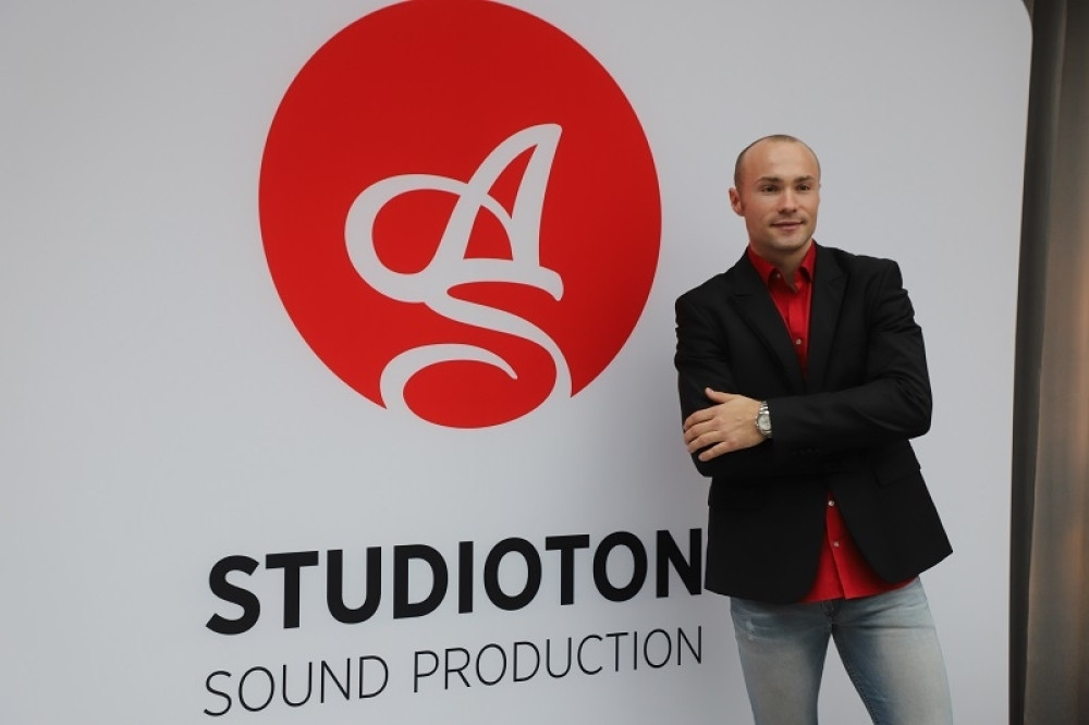 Aleksandar Sofronijević za aktera spota nove pesme stavio majku! Evo kako izgleda (VDIEO)