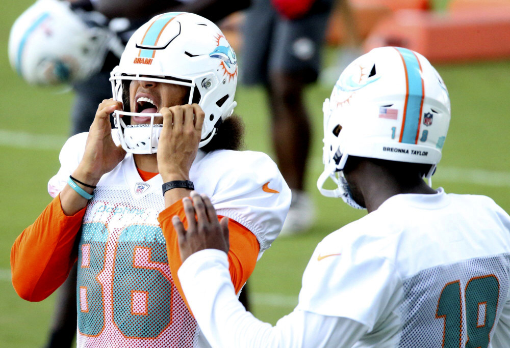 Na stadionu 65.000 navijača i to bez maske!