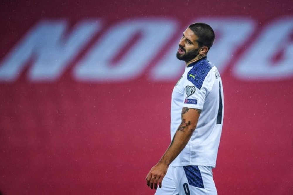 Sam, sa pet metara, golman već pao... (VIDEO)