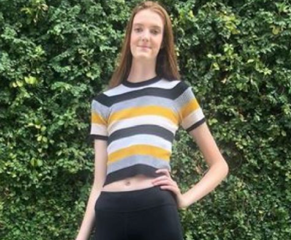 Karina jedva ulazi tamo gde želi, a zbog dužine odeću teško nalazi (FOTO)