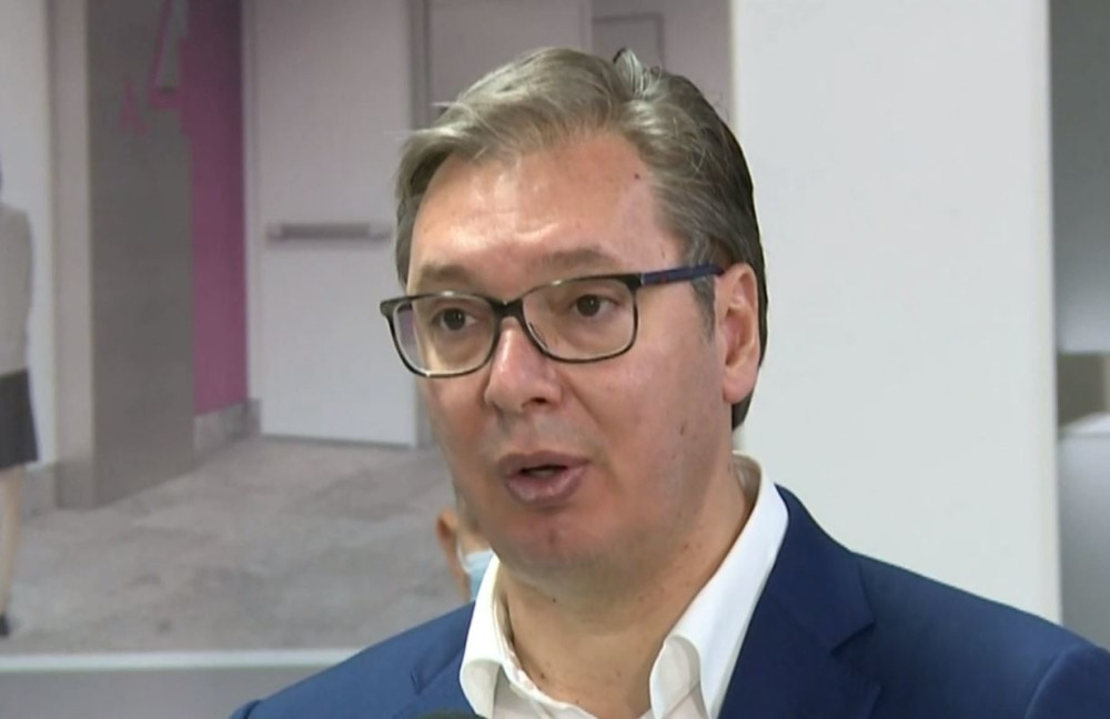 "Ta dama koja stoji pored vas je prebijena!"