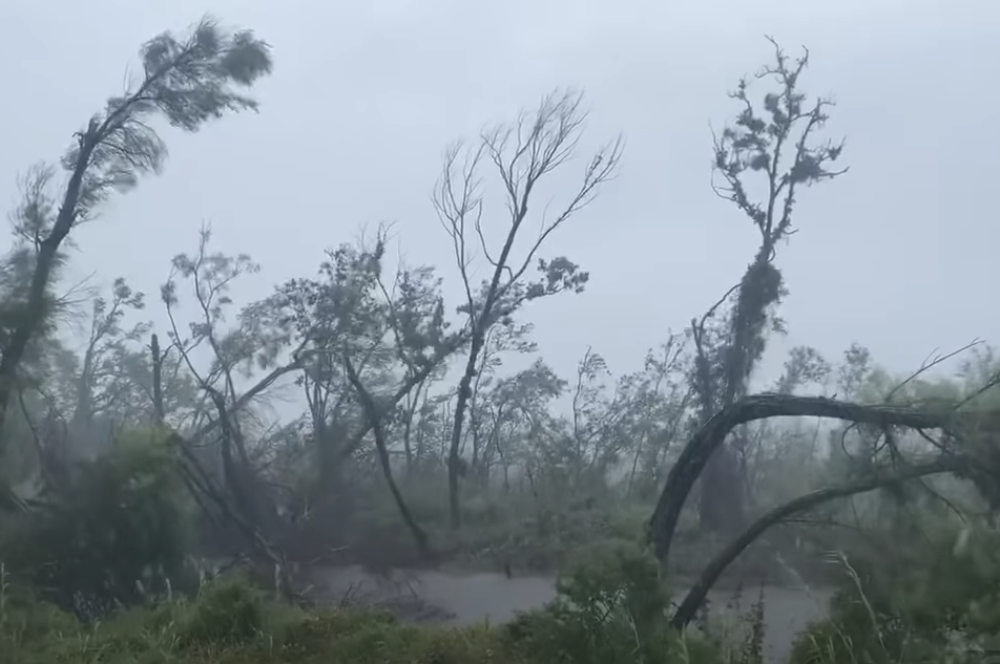 Jezive slike, uragan Delta pustoši Ameriku! (VIDEO)