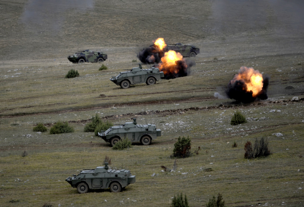 Evo šta je izazvalo buru na zapadu i ko želi snažan vojno - politički uticaj na Balkanu