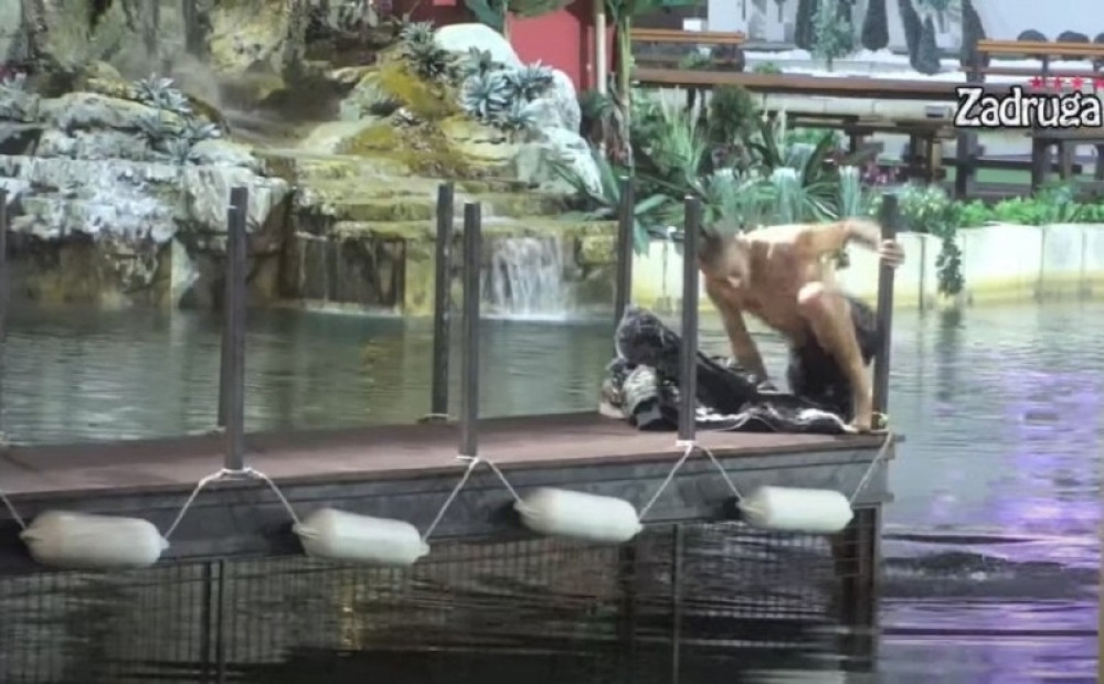 Zadrugar pobegao preko jezera iz Bele kuće (VIDEO)