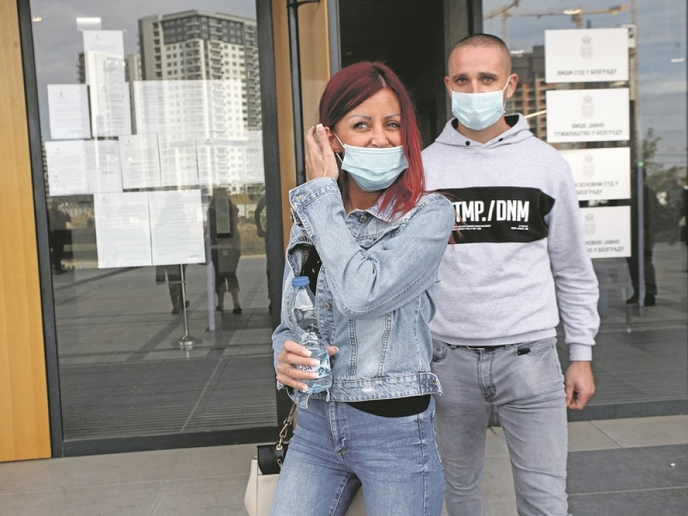 Podstanarka je spavala sa mojim ocem!