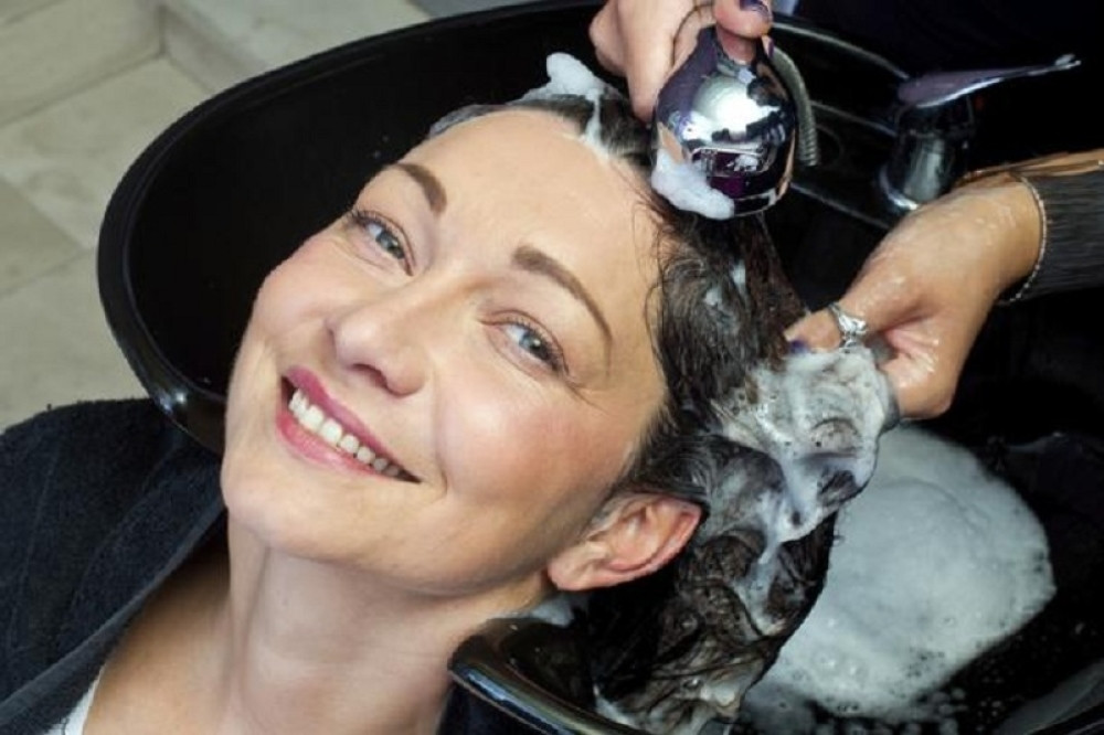 Da li je bolje kosu prati ujutro ili uveće?